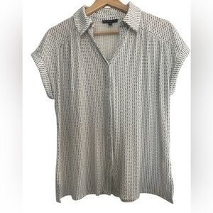 Adrianna Papell Women’s M Polka Dot Button Blouse Boardroom Preppy Work Style